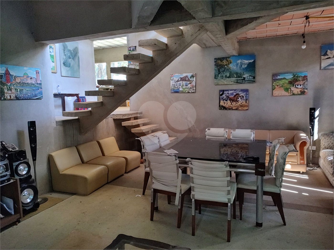 Sobrado à venda com 5 quartos, sendo 4 suítes, em Serra da Cantareira, Mairiporã, SP