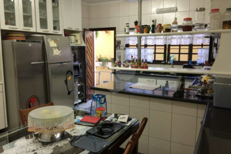 Sobrado à venda com 5 quartos, sendo 4 suítes,  em Vila Mazzei, São Paulo, SP