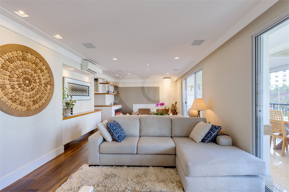 Apartamento à venda com 4 quartos, sendo 2 suítes, em Campo Belo, São Paulo, SP