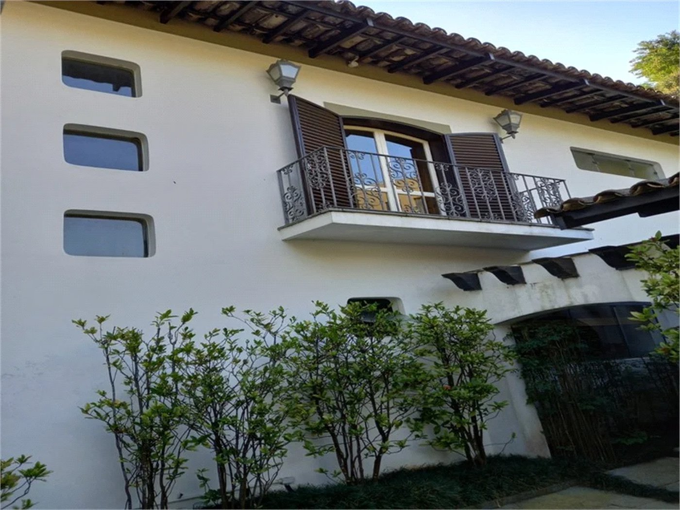Casa à venda com 5 quartos, sendo 2 suítes,  em Jardim Guedala, São Paulo, SP