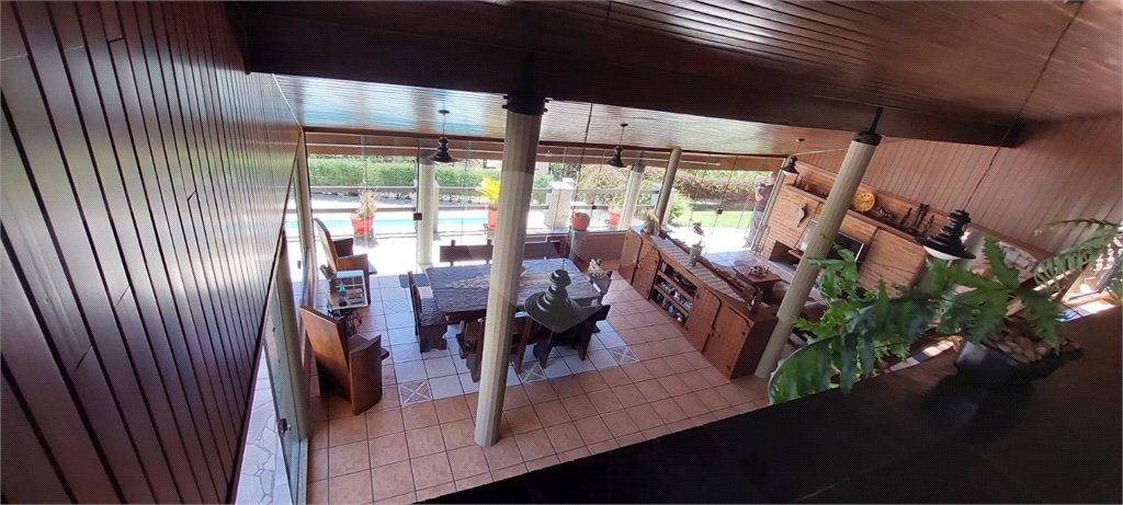 Casa à venda com 3 quartos, sendo 2 suítes, no condomínio Alpes de Caieiras, Caieiras - SP