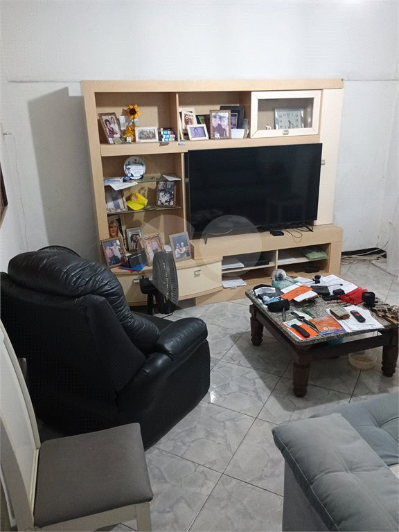 Casa à venda com 5 quartos, sendo 1 suíte, em Bangu, Rio de Janeiro, RJ