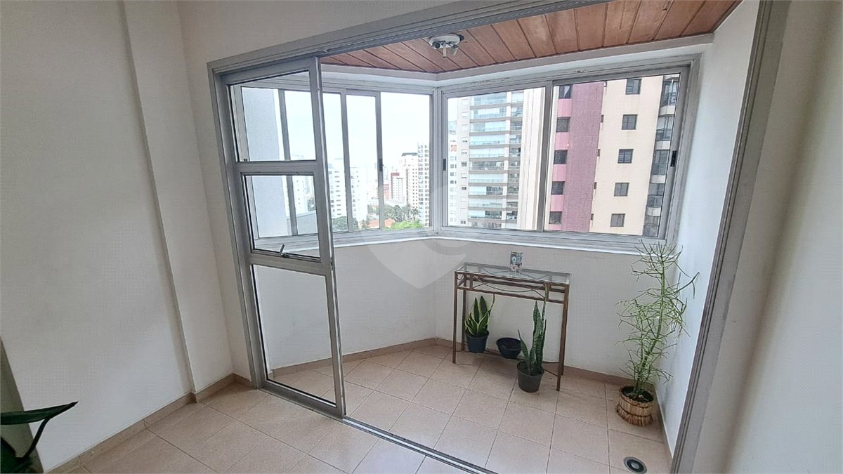 Apartamento à venda com 3 quartos, sendo 1 suíte, em Vila Mariana, São Paulo, SP