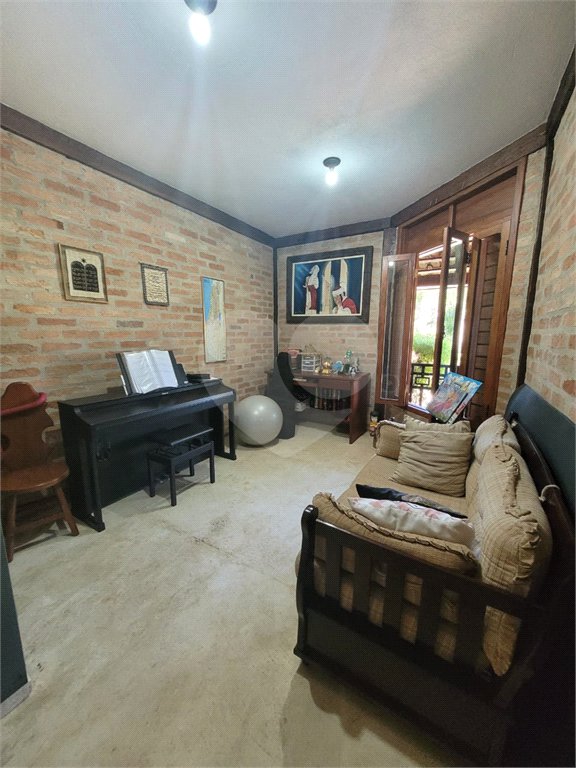 Casa à venda com 3 quartos, sendo 1 suíte,  no condomínio Residencial Bosque da Serra, Mairiporã - SP