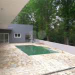 Casa à venda com 2 quartos, sendo 1 suíte, no condomínio Figueira Garden, Atibaia - SP