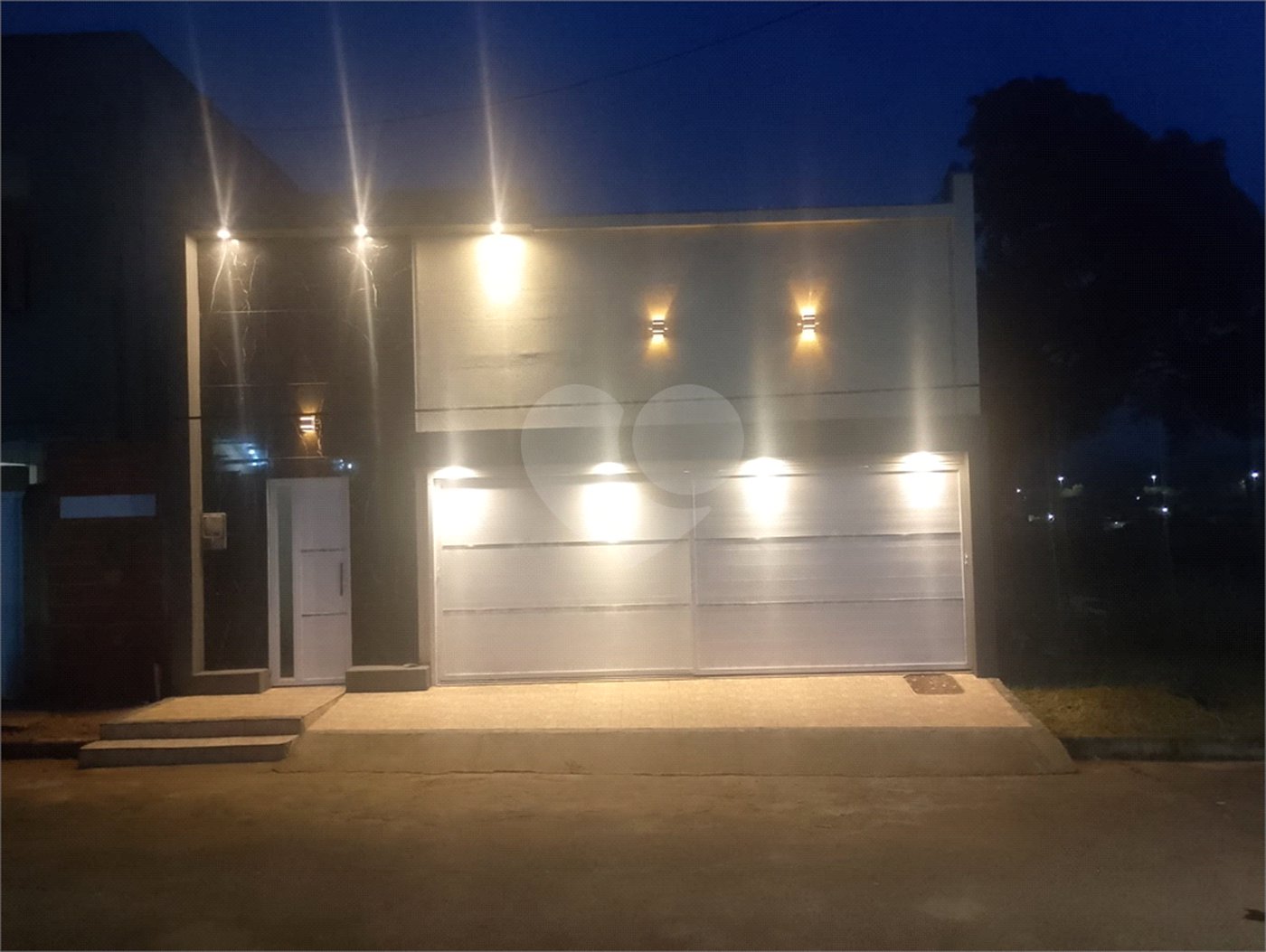 Casa à venda com 4 quartos, sendo 2 suítes, no condomínio Vivendas do Mendanha, Rio de Janeiro - RJ