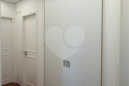 Apartamento à venda com 4 quartos, sendo 3 suítes, em Itaim Bibi, São Paulo, SP