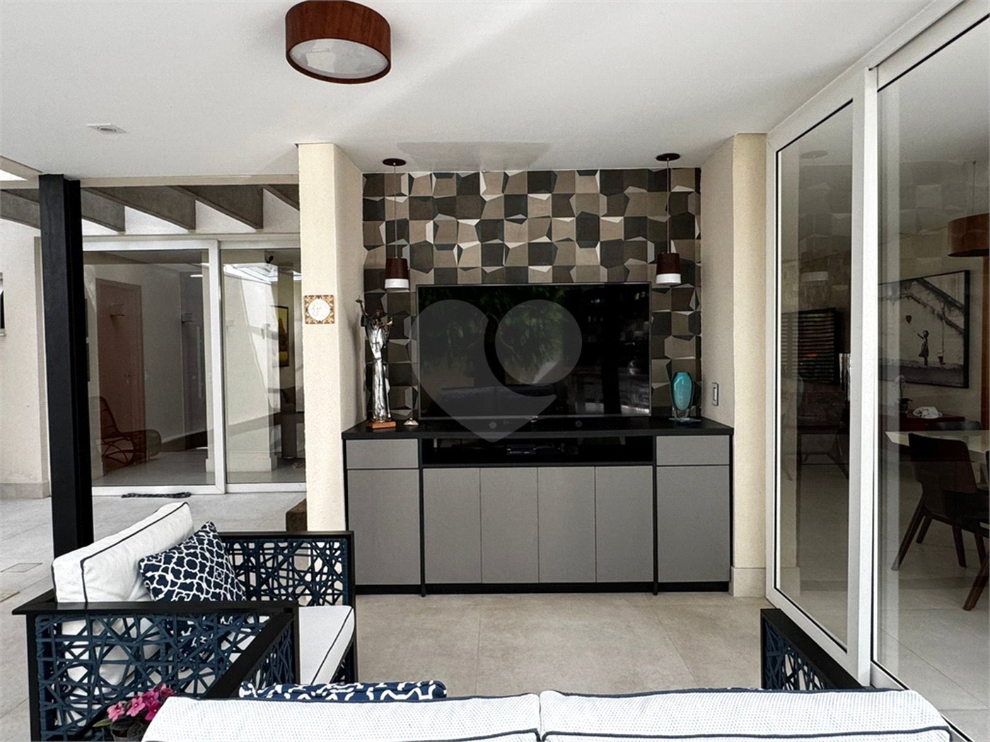 Casa à venda com 4 quartos, sendo 3 suítes, no condomínio Tao, São Paulo - SP
