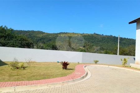 Casa à venda com 3 suítes no condomínio Residencial Marchant Buarque, Atibaia - SP