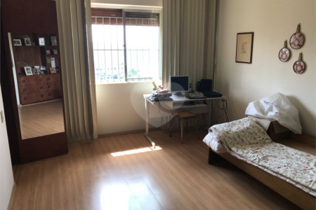 Sobrado à venda com 5 quartos, sendo 1 suíte, em Jardim São Bento, São Paulo, SP