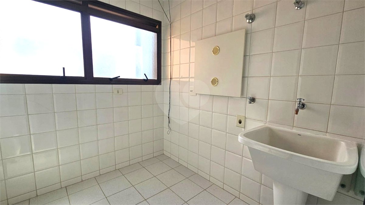 Apartamento para alugar com 3 quartos, sendo 1 suíte, em Alto da Boa Vista, São Paulo, SP
