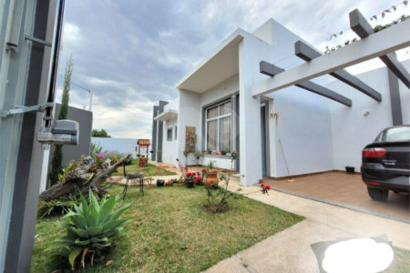 Casa à venda com 3 quartos, sendo 1 suíte, em Jardim Estância Brasil, Atibaia, SP
