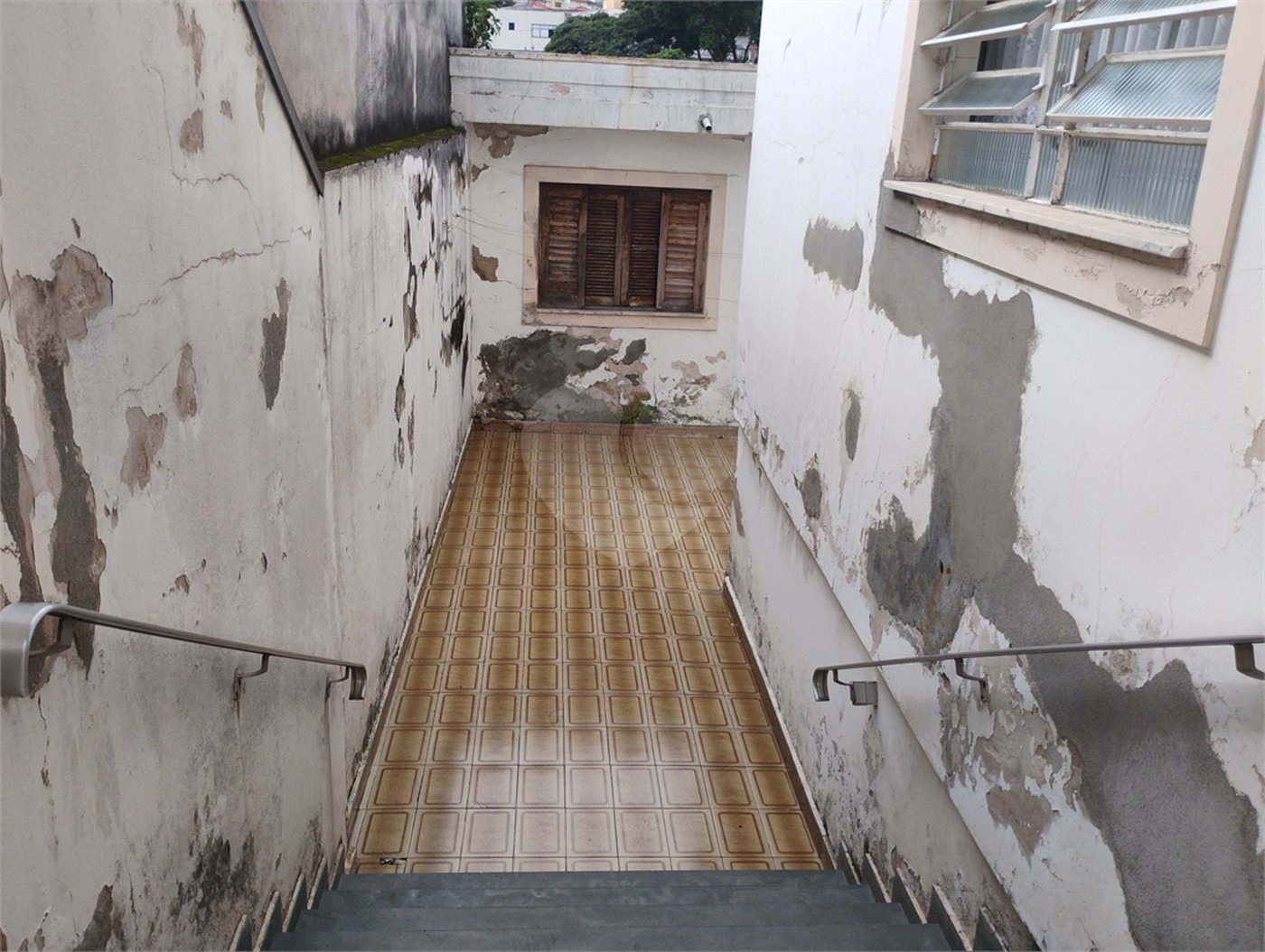 Sobrado à venda com 3 quartos, sendo 1 suíte,  em Vila Nivi, São Paulo, SP