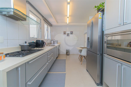 Apartamento à venda com 3 quartos, sendo 2 suítes, em Vila Nova Conceição, São Paulo, SP
