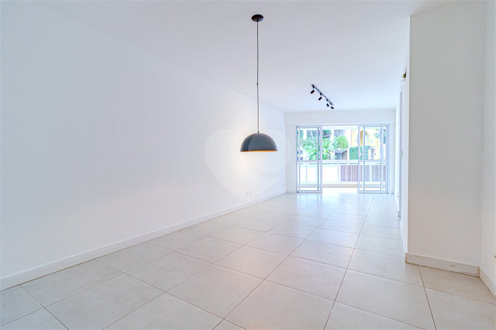 Apartamento à venda com 3 quartos, sendo 2 suítes, em Lagoa, Rio de Janeiro, RJ