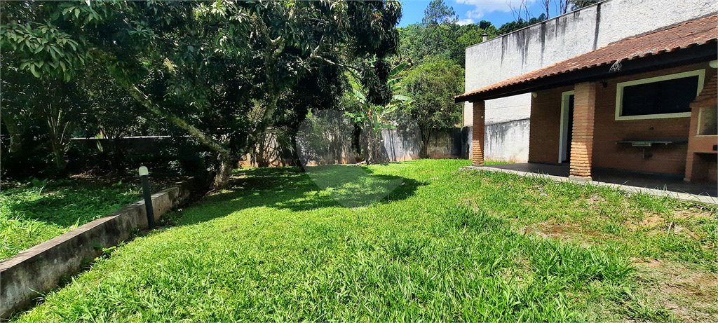 Casa à venda ou para alugar com 4 quartos, sendo 2 suítes, em Mantiqueira, Mairiporã, SP