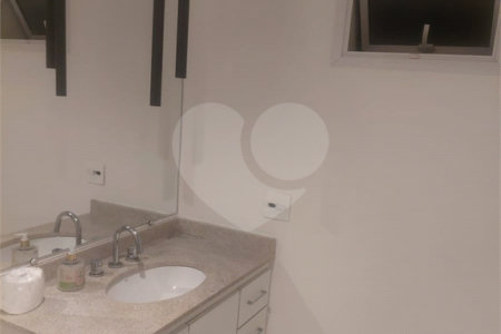 Apartamento à venda com 3 quartos, sendo 2 suítes,  em Vila Andrade, São Paulo, SP