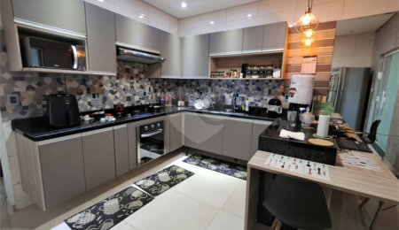 Casa à venda com 2 quartos em Vila Lavínia, Mogi das Cruzes, SP