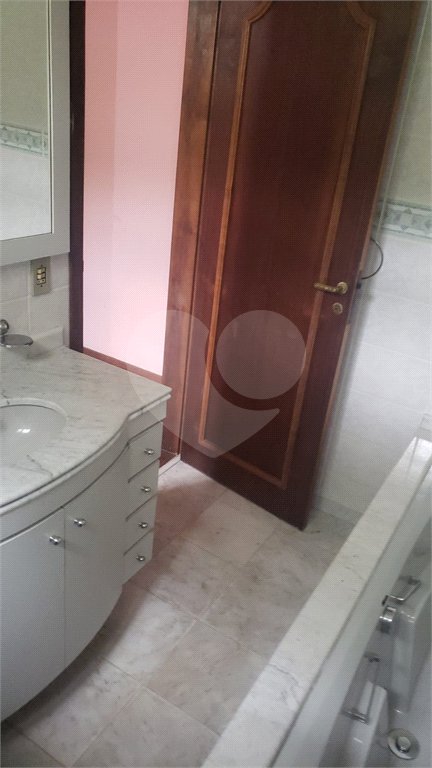 Sobrado à venda ou para alugar com 4 quartos, sendo 2 suítes, em Vila Congonhas, São Paulo, SP