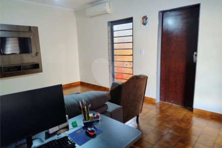 Casa à venda com 3 quartos, sendo 1 suíte, em Vila Mariana, Ribeirão Preto, SP