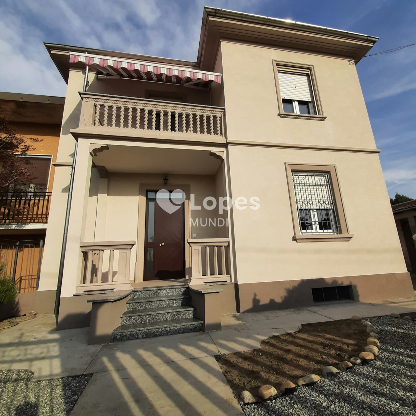 Casa renovada com 4 quartos à venda em Trino, Vercelli – 2 unidades independentes