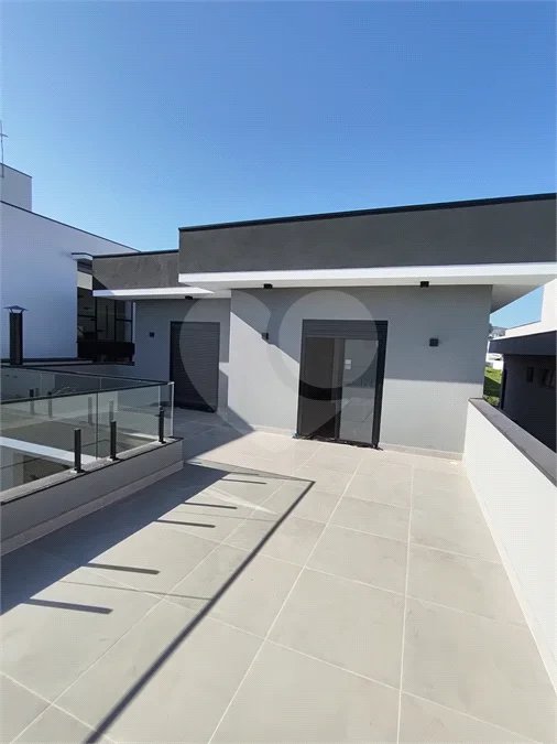 Casa com 3 suítes, piscina e área gourmet em terreno de 360m²