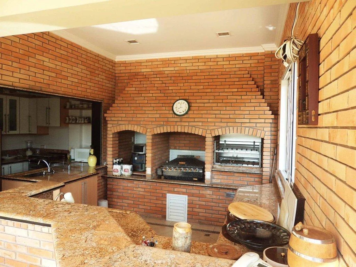 Casa à venda com 5 suítes em Jardim Leonor, São Paulo, SP