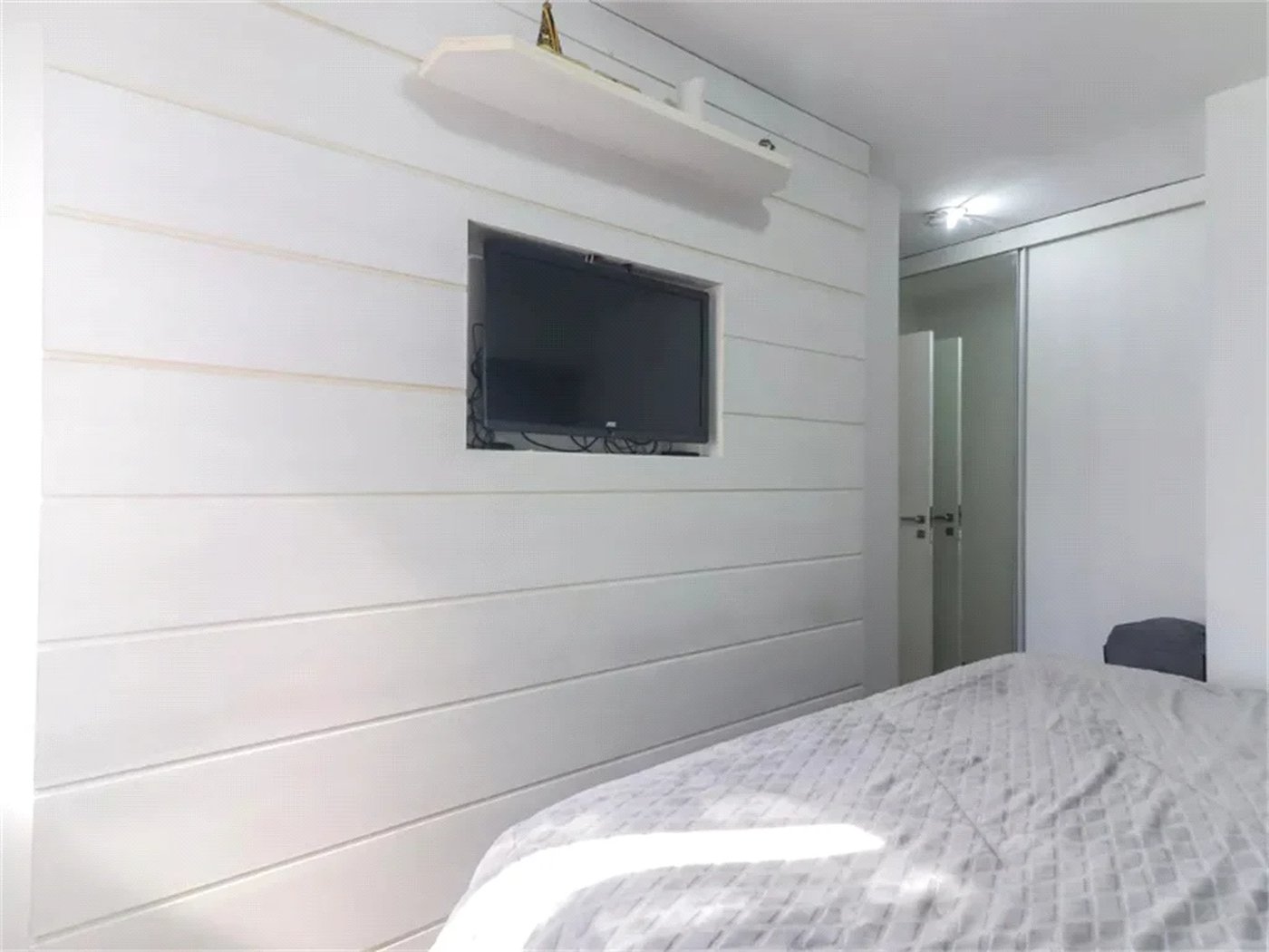 Apartamento à venda com 3 quartos, sendo 1 suíte,  em Vila Polopoli, São Paulo, SP