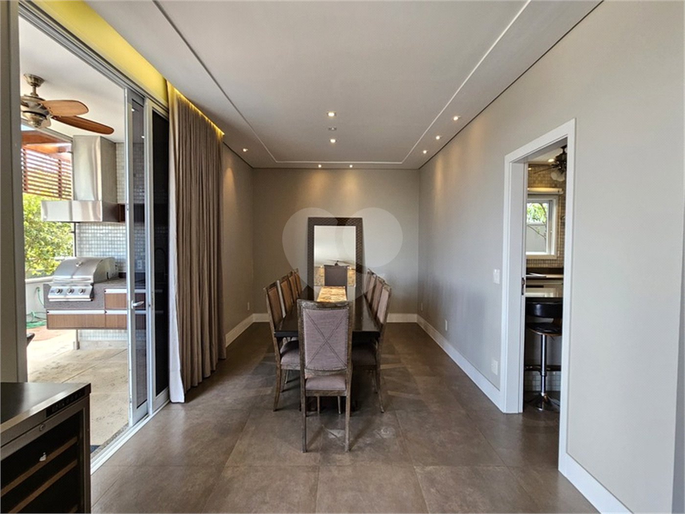 Casa à venda com 5 suítes no condomínio Jardim Vila Paradiso, Indaiatuba - SP