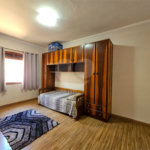 Casa térrea em Atibaia com 3 dormitórios (2 suítes), piscina, espaço gourmet, condomínio fechado