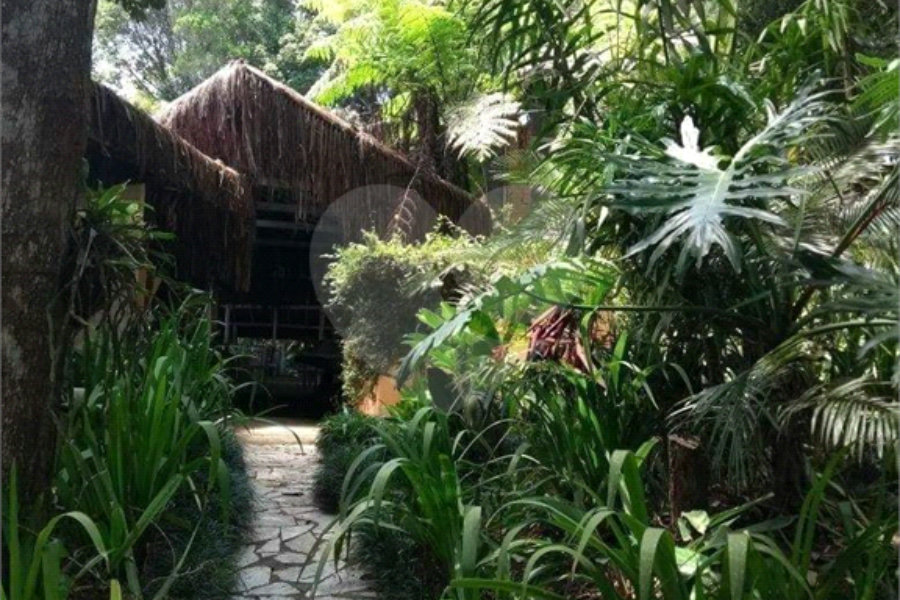 Chácara à venda com 4 quartos, sendo 3 suítes, no Centro, Juquitiba, SP