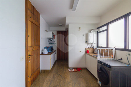 Apartamento à venda com 4 quartos, sendo 3 suítes, em Campo Belo, São Paulo, SP