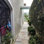 Casa Térrea à venda ou para alugar com 4 suítes em Horto, São Paulo, SP