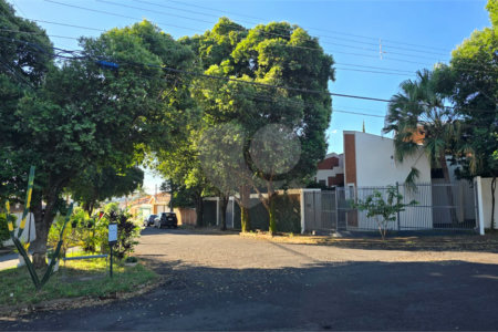 Casa à venda ou para alugar com 4 quartos, sendo 2 suítes, em Jardim Morumbi, Araraquara, SP