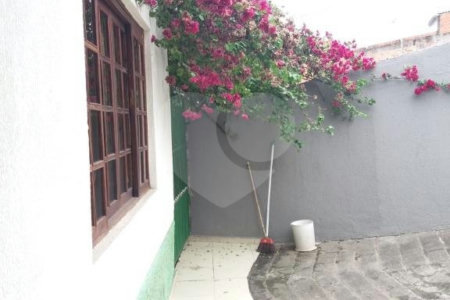 Casa à venda com 4 quartos, sendo 1 suíte,  em Jardim Helga, São Paulo, SP