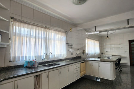 Sobrado à venda com 3 quartos, sendo 1 suíte,  em Vila Constança, São Paulo, SP