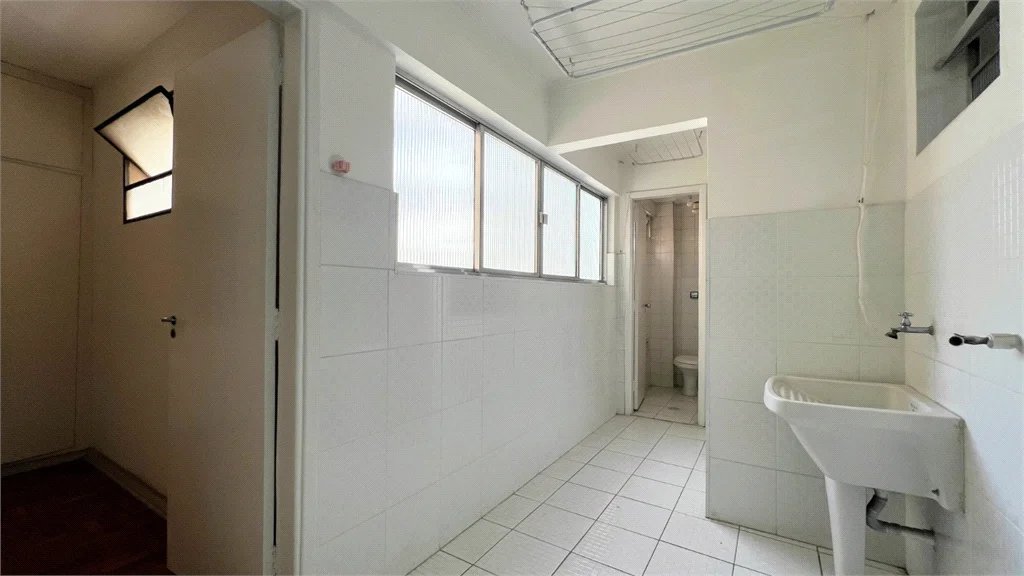 Apartamento à venda com 3 quartos, sendo 1 suíte,  em Pinheiros, São Paulo, SP