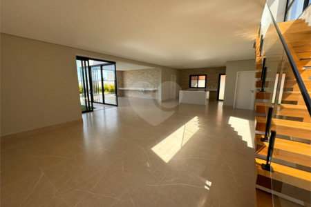Casa à venda com 4 suítes no condomínio Villas do Golf, Itu - SP