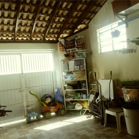 Casa à venda com 2 quartos, sendo 1 suíte, no condomínio Jardim Débora, Poá - SP