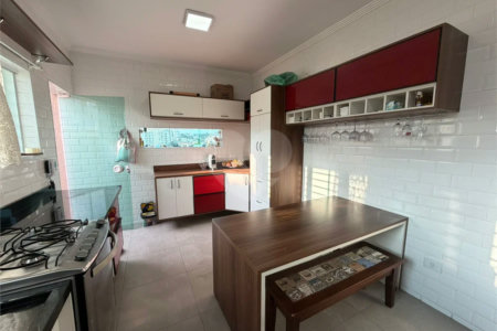 Sobrado à venda com 3 quartos, sendo 2 suítes,  em Água Fria, São Paulo, SP
