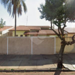 Casa à venda com 3 quartos, sendo 1 suíte, em Parque Laranjeiras, Araraquara, SP