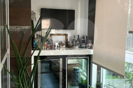 Apartamento à venda com 3 suítes em Vila Andrade, São Paulo, SP