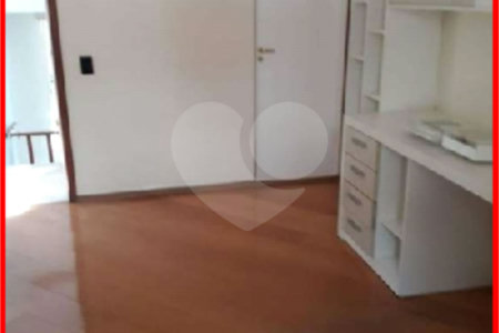 Sobrado à venda com 3 suítes em Lar São Paulo, São Paulo, SP