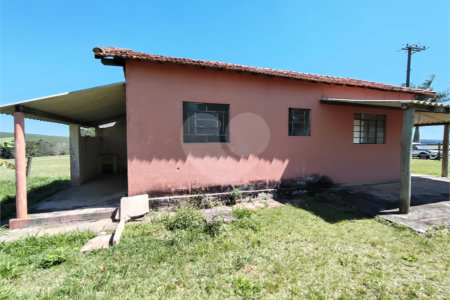Fazenda para alugar com 3 quartos em Vila Santana, Itapetininga, SP