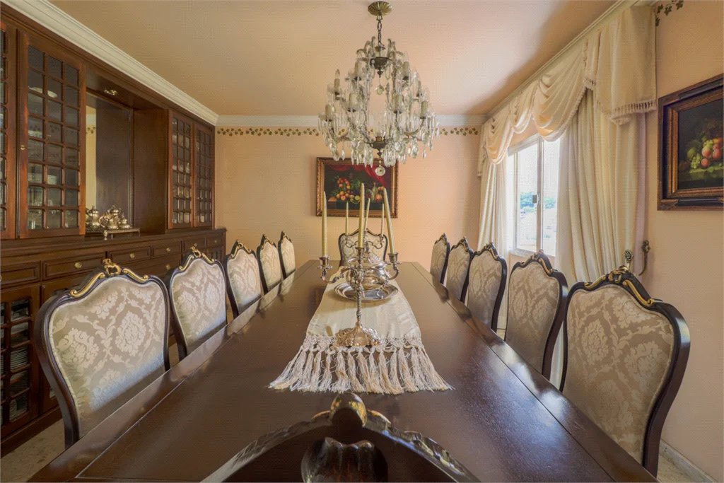 Casa à venda com 4 quartos, sendo 3 suítes,  em Vila Sônia, São Paulo, SP