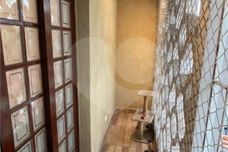Sobrado à venda com 2 quartos em Vila Uberabinha, São Paulo, SP