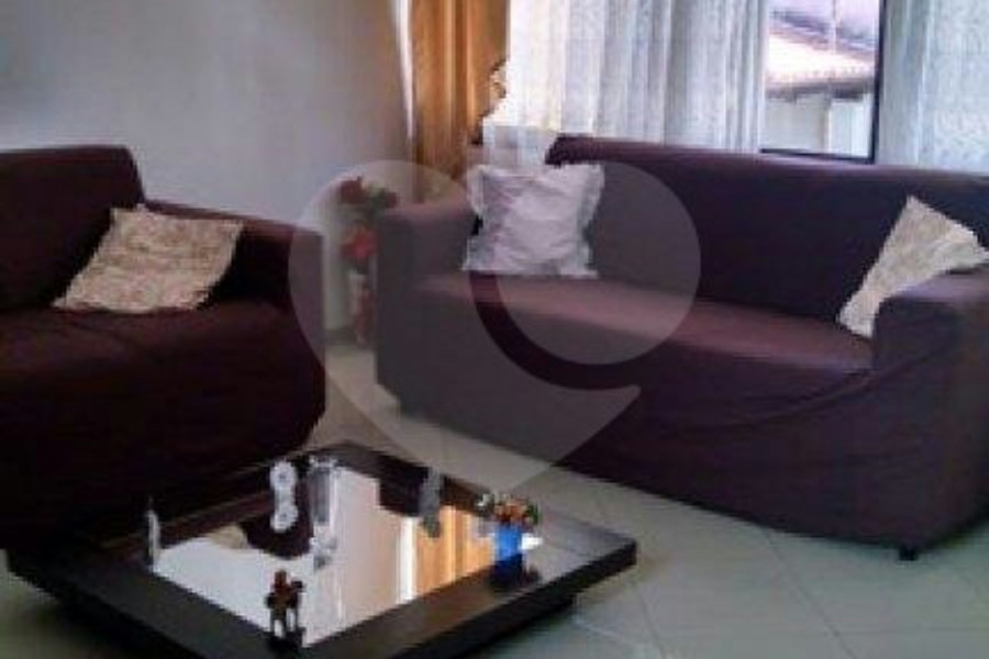 Casa Térrea à venda com 5 quartos, sendo 2 suítes, em Jardim Vila Galvão, Guarulhos, SP