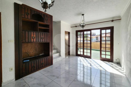 Sobrado à venda com 3 quartos, sendo 1 suíte, em Nova Petrópolis, São Bernardo do Campo, SP
