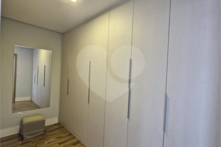 Casa à venda com 5 quartos, sendo 3 suítes, no condomínio Residencial Terras de Vinhedo, Vinhedo - SP