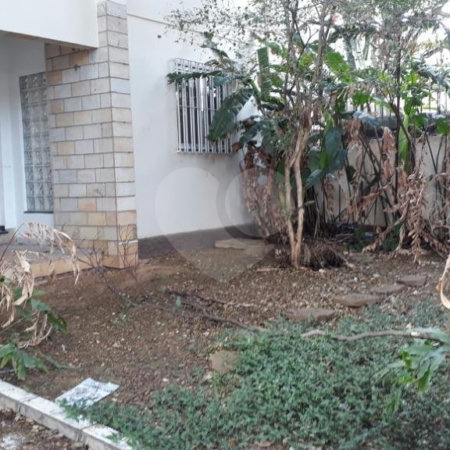 Sobrado à venda com 3 quartos, sendo 1 suíte, em Campo Belo, São Paulo, SP